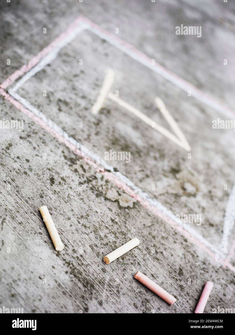 Hopscotch disegnato sul pavimento Foto Stock