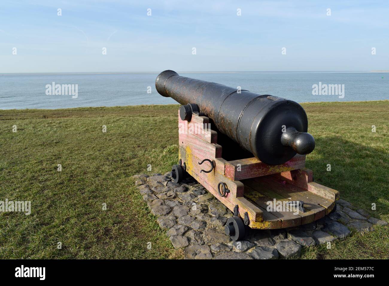 Un antico cannone dell'epoca napoleonica a Fort Kijkduin Museo di storia nei Paesi Bassi Foto Stock