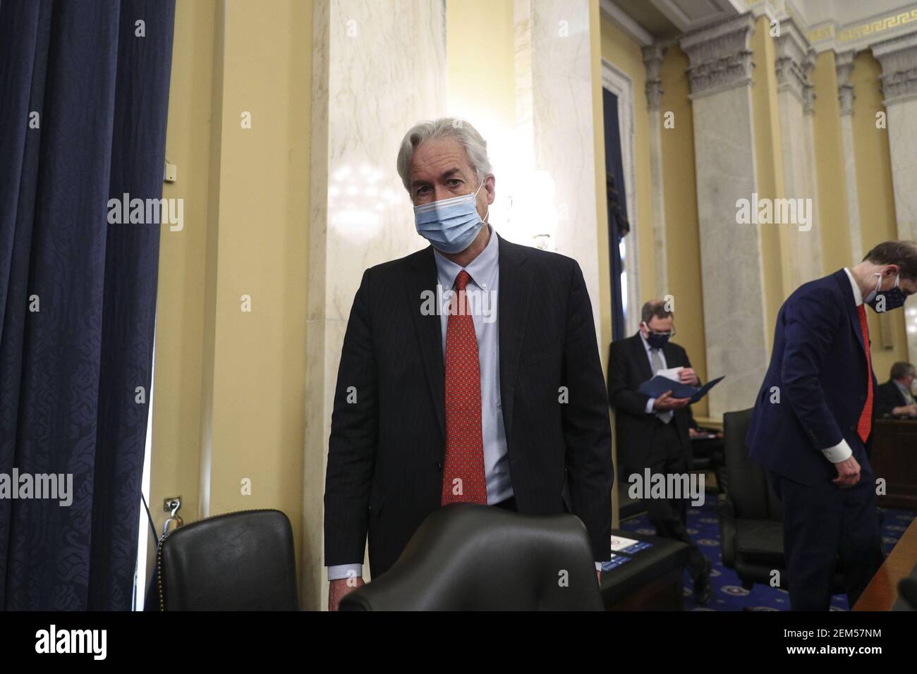 Washington, Stati Uniti. 24 Feb 2021. William Burns arriva a testimoniare prima di un'audizione del Comitato di intelligenza del Senato sulla nomina di William Burns a direttore della Central Intelligence Agency (CIA) su Capitol Hill a Washington, DC il 24 febbraio 2021. Foto in piscina di Tom Brenner/UPI Credit: UPI/Alamy Live News Foto Stock