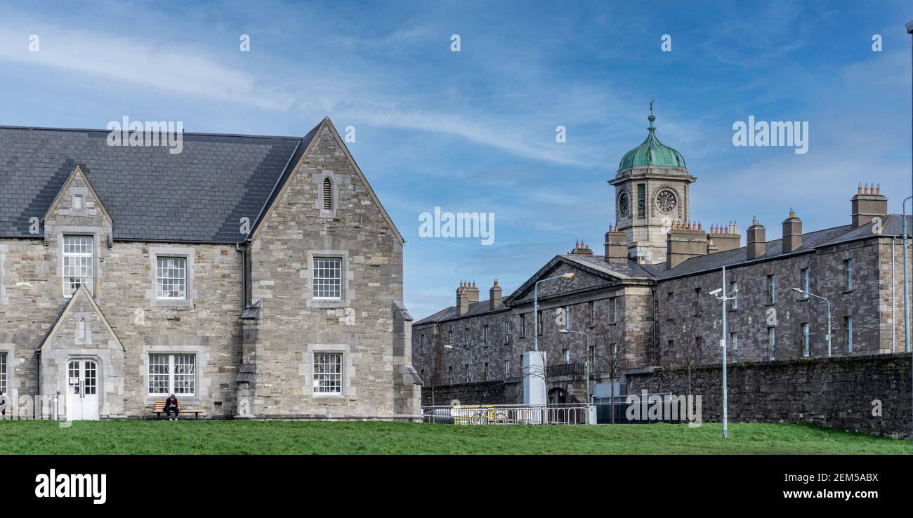 Alcuni dei vecchi edifici restaurati nei terreni del campus dell'Università tecnologica di Dublino. Era un ex ospedale psichiatrico. Foto Stock