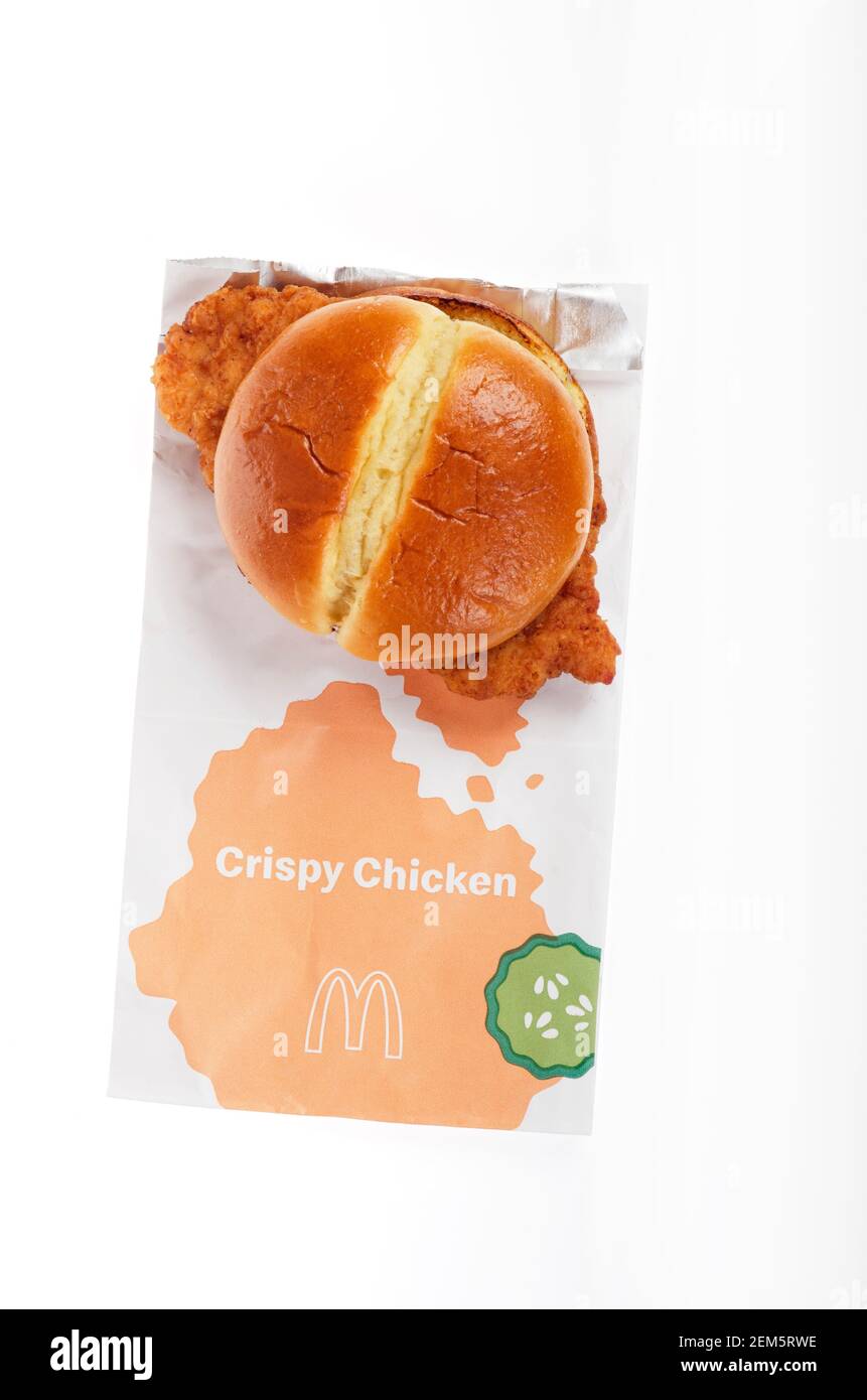 McDonalds nuovo pollo croccante Sandwich & sacchetto rilasciato 24 febbraio 2021 Foto Stock