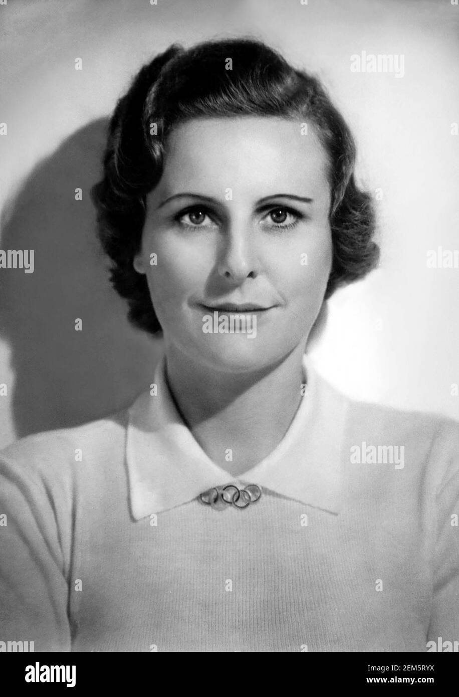 Leni Riefenstahl. Ritratto del regista e fotografo tedesco Helene Bertha Amalie 'Leni' Riefenstahl (1902-2003), c.1936-38. Riefenstahl è meglio conosciuto per il suo ruolo nella produzione di propaganda nazista. Foto Stock