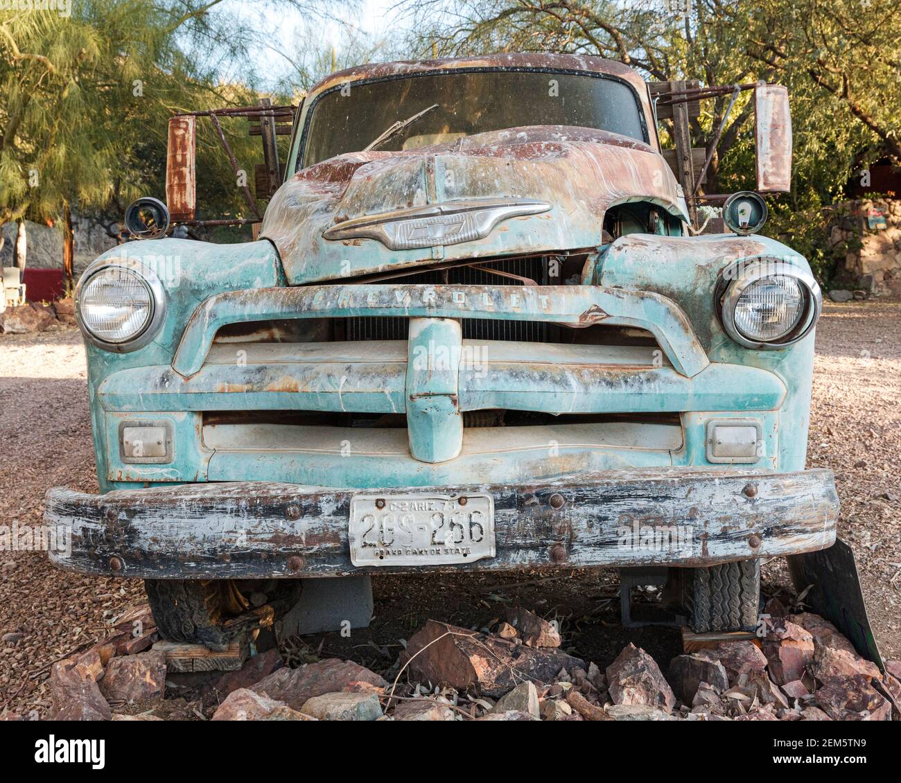 Old Chevrolet camion, fuori a pascolo, Arizona, Stati Uniti Foto Stock