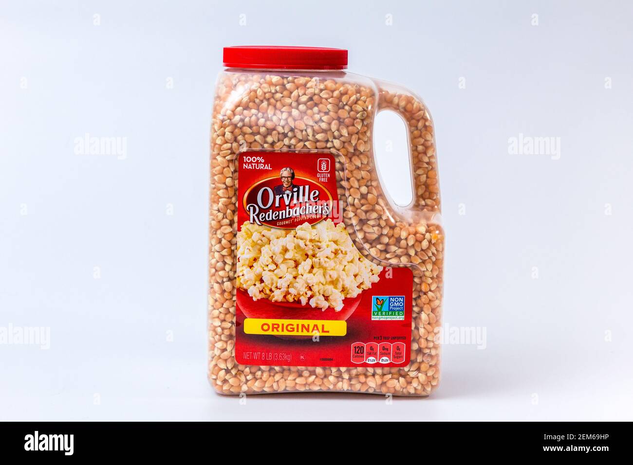ST PAUL, MN, USA - 8 FEBBRAIO 2021: Contenitore di pop corn e logo del marchio di Orville Redenbacher. Foto Stock