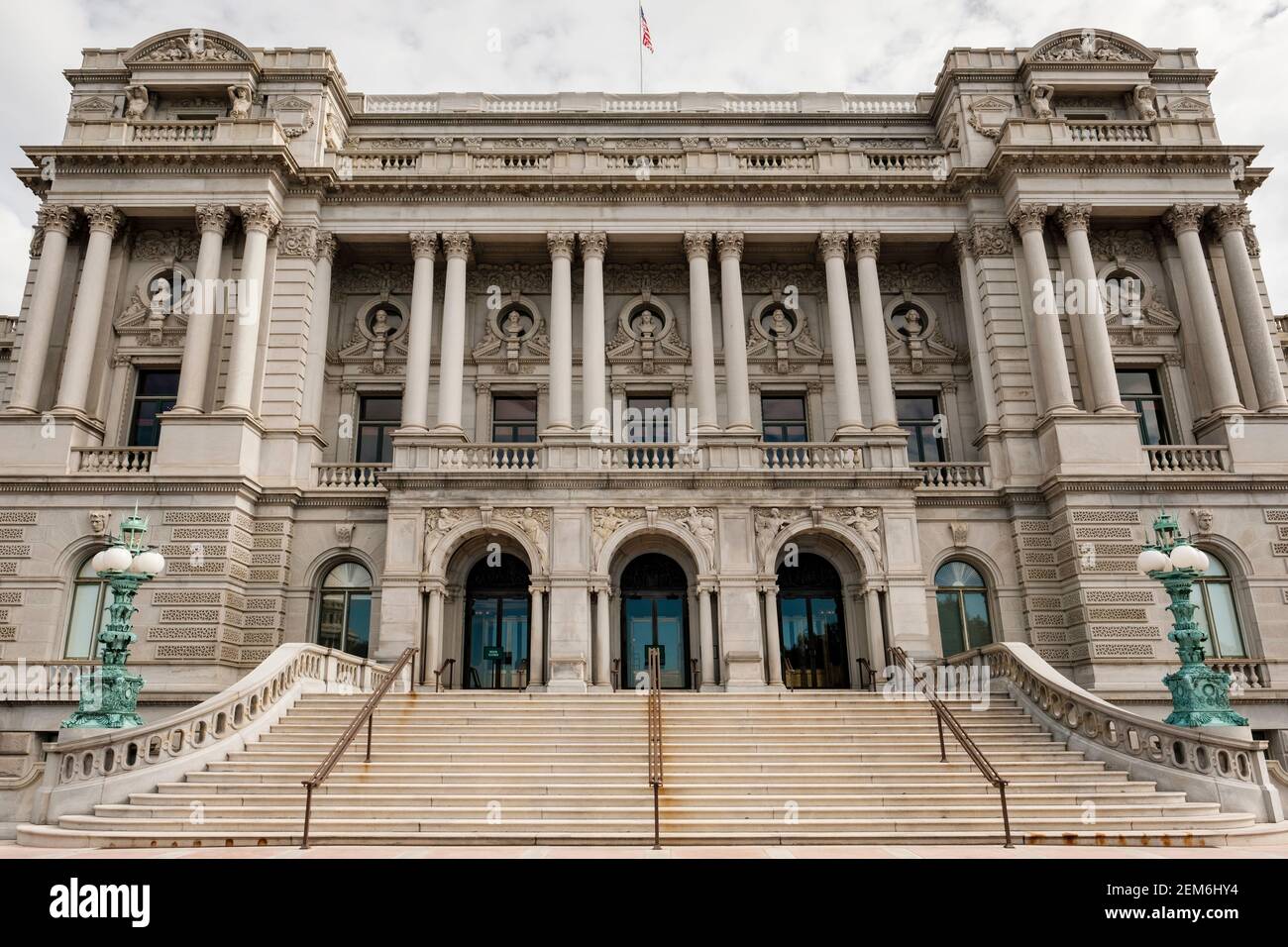 Scale sulla facciata esterna della Library of Congress Jefferson Building, Washington DC, District of Columbia, USA Foto Stock