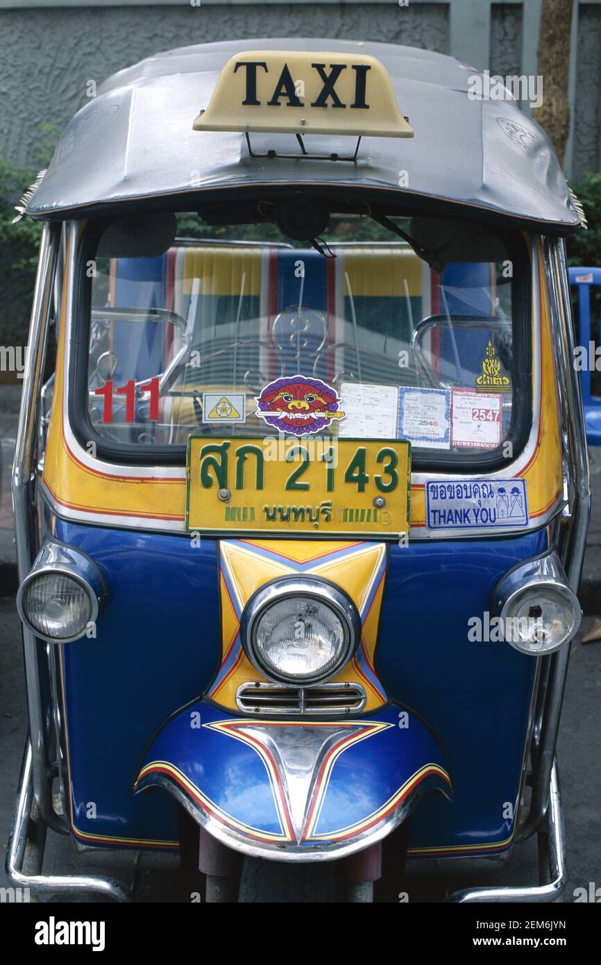 Asia, Thailandia, Bangkok, Street Scene, tradizionale Tuk-tuk taxi Foto Stock
