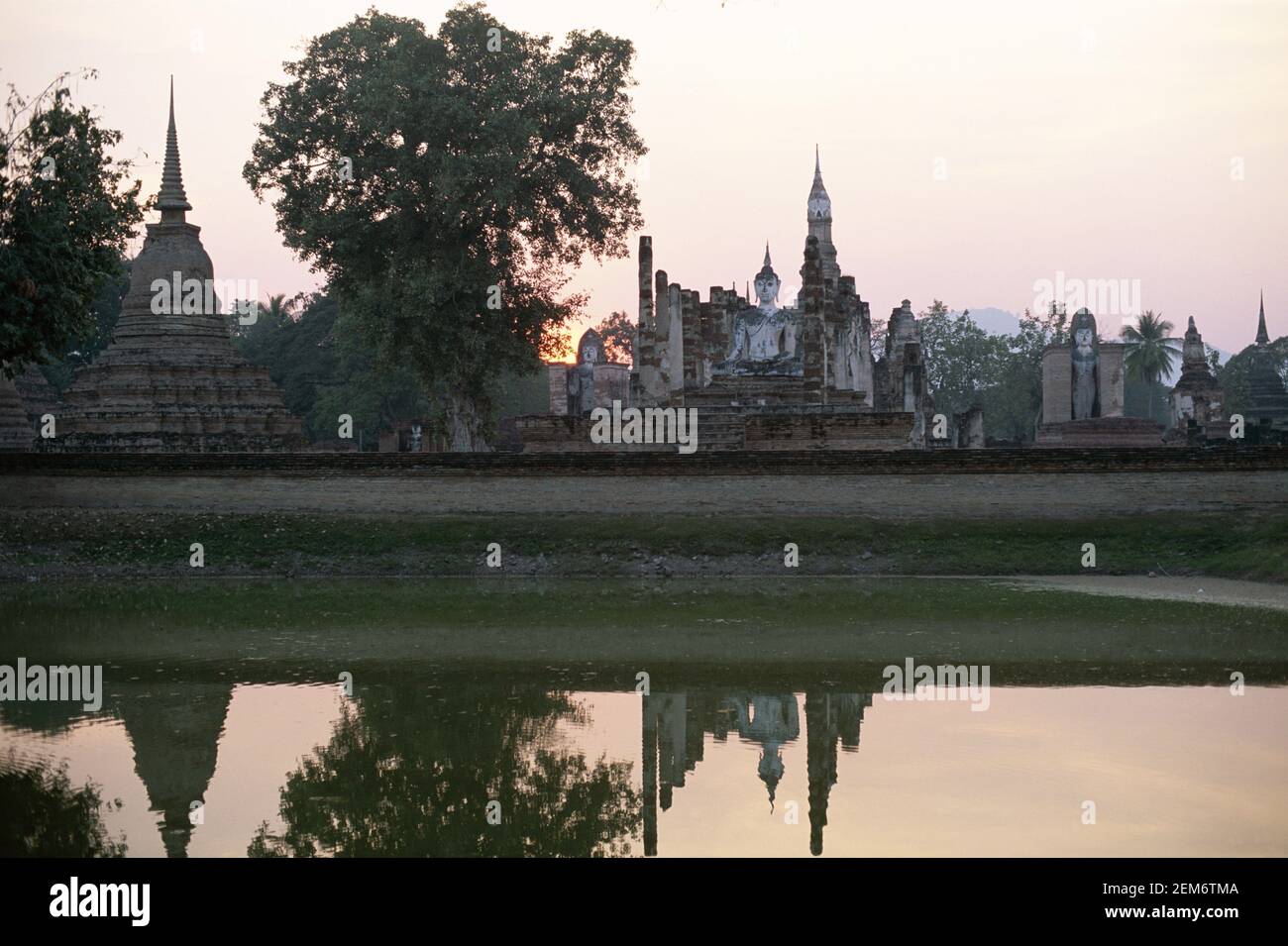 Asia, Thailandia, Sukothai, Wat Mahathat tempio buddista, Foto Stock