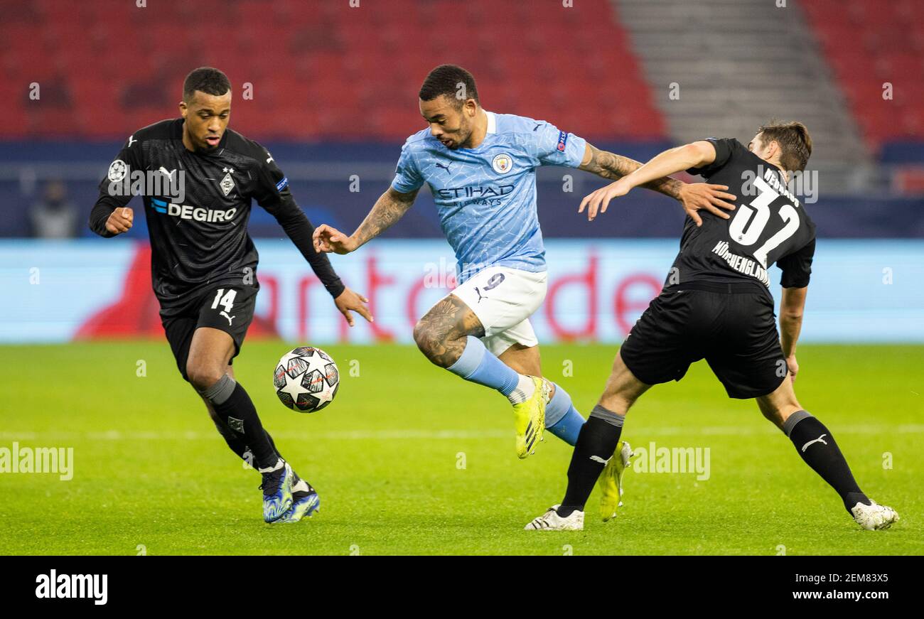 Gabriel Jesus (Città), Alassane plea (BMG), Florian Neuhaus (BMG) Borussia Mönchengladbach - Manchester City Budapest, 24.02.2021, Fussball; Champions Foto Stock