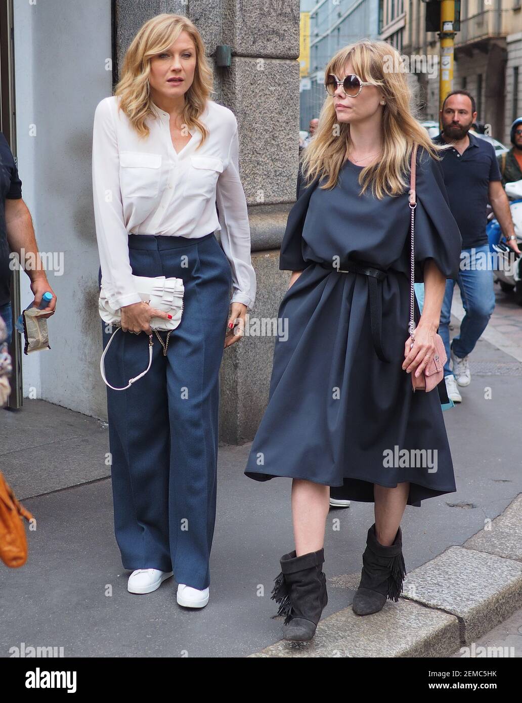 Natasha Stefanenko outfit Street style prima della sfilata di moda Calcaterra durante Settimana della moda di Milano 2019 Foto Stock