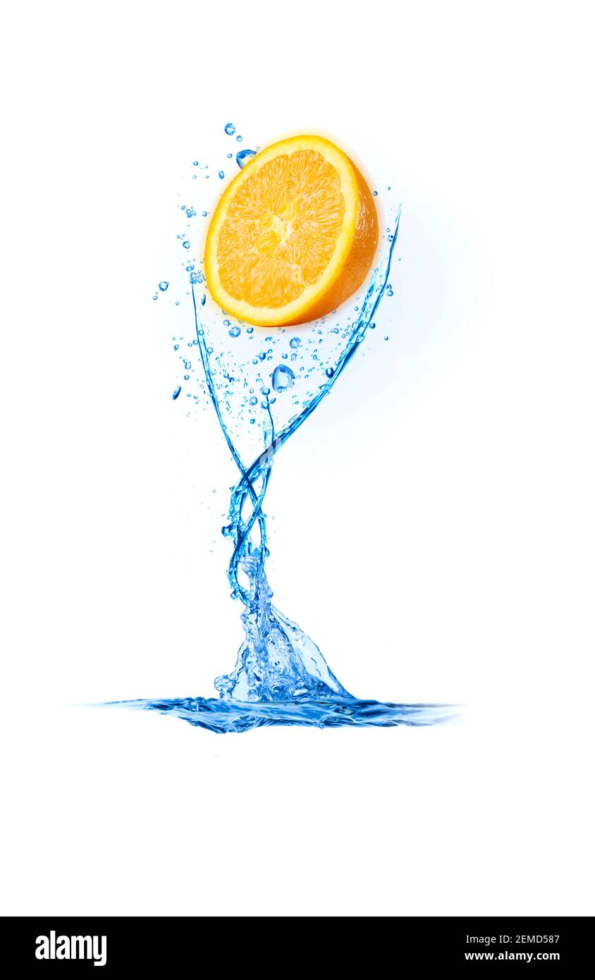 Spruzzi d'acqua con arancione. Foto Stock