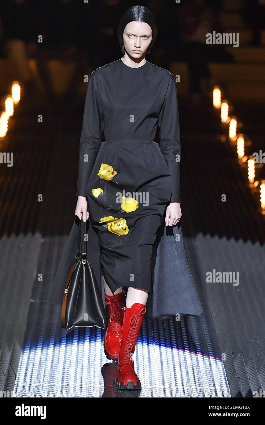 Sofia Steinberg cammina sulla pista durante la sfilata Prada Ready to Wear  Fashion durante la settimana della moda di Milano Autunno/Inverno 2019 che  si tiene a Milano il 21 febbraio 2019. (Foto