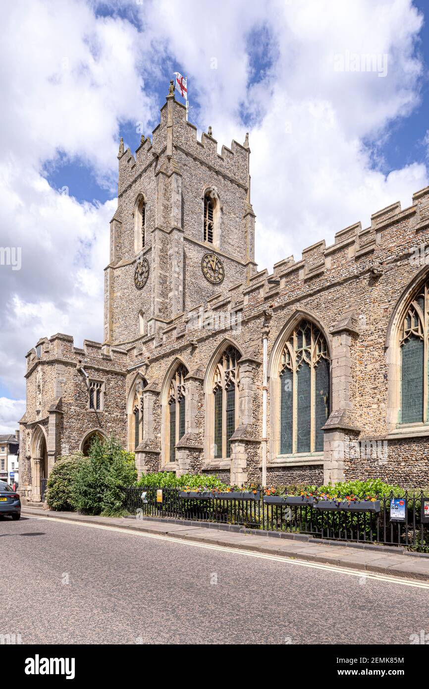 Chiesa di San Pietro nella Piazza del mercato a Sudbury, Suffolk UK Foto Stock