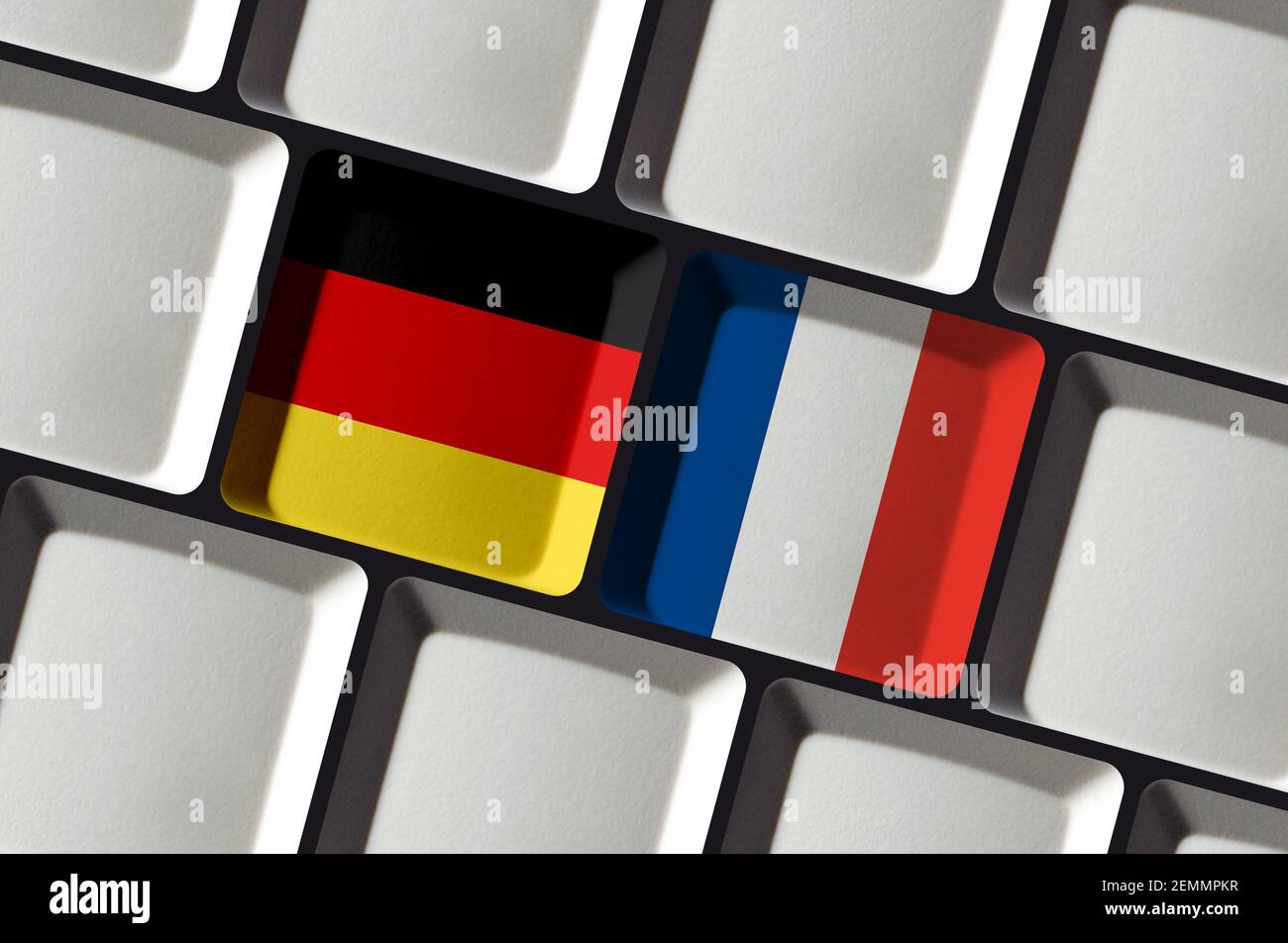 Tastiera con bandiera tedesca e francese apprendimento linguistico bilaterale e. traduzione Foto Stock