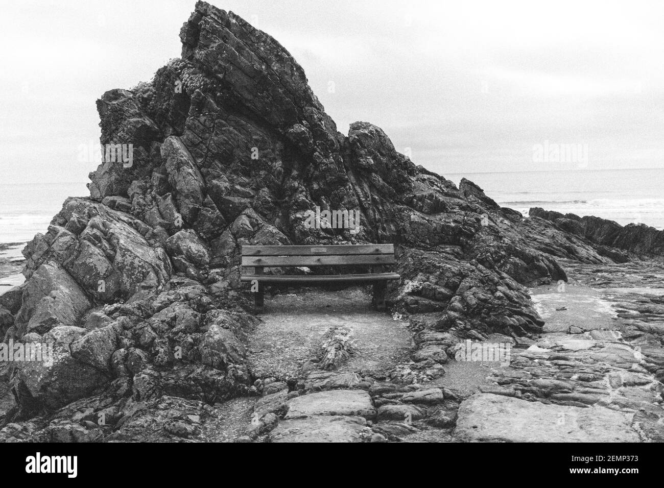 Lonely Bench sulla costa, Bude, Cornovaglia Foto Stock