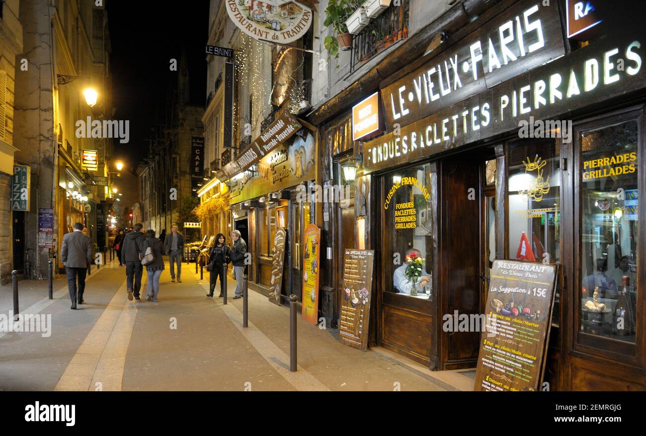 Latin Quarter Street e le Vieux Paris, Parigi, Île-de-France, Francia Foto Stock