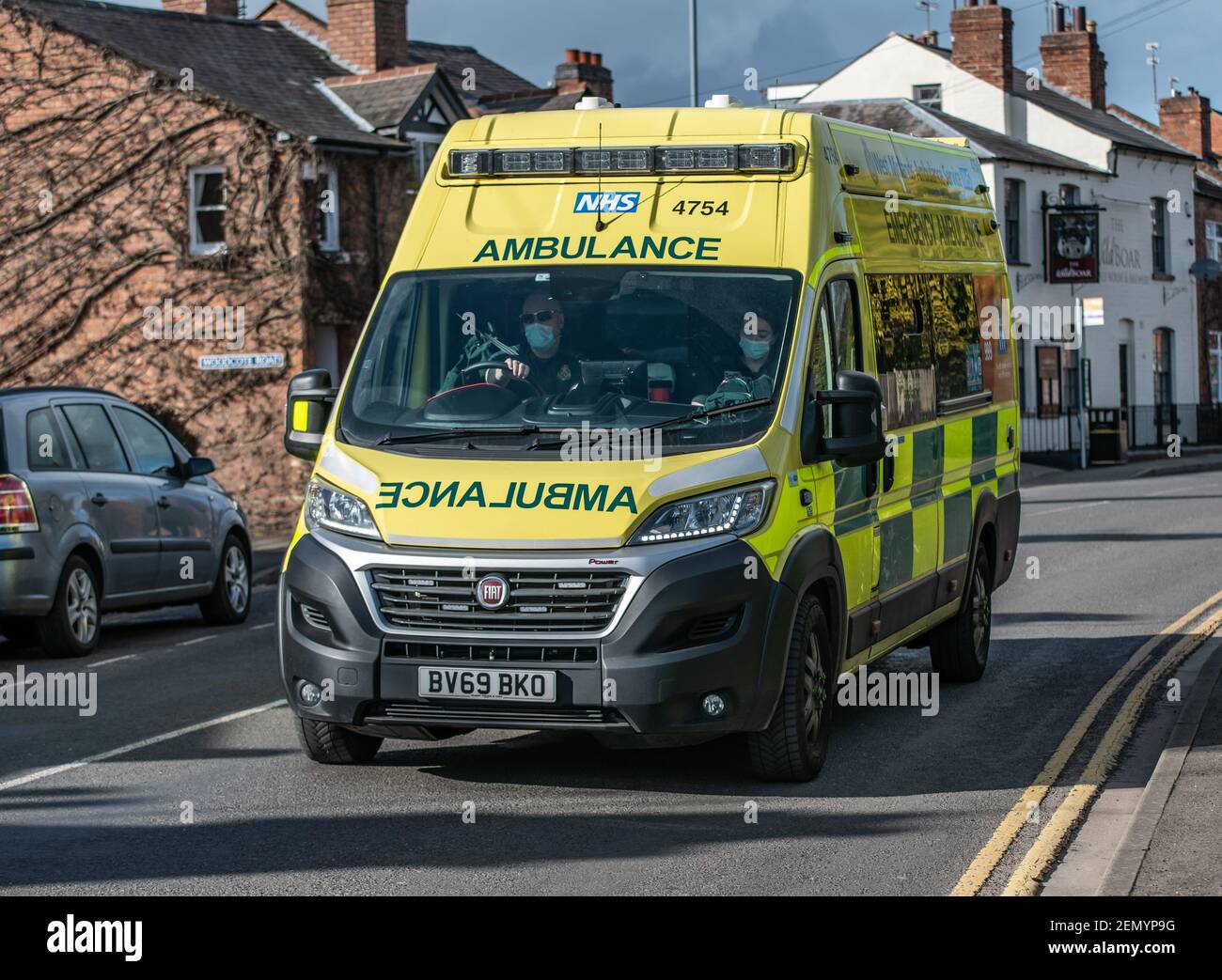 West Midlands Ambulance Service (WMAS) Fiat Ducato, 2019 targa a Warwick, Regno Unito Foto Stock