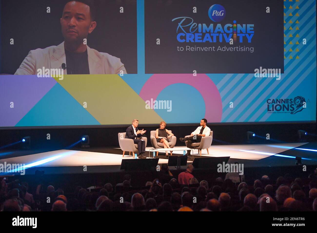 2019 Cannes Lions Festival elevare la creatività attraverso l'umanità con Marc Pritchard (P&G), Katie Couric e John Legend a Cannes, Francia, al Palais des Festivals, il 19 giugno 2019. (Foto di Lionel Urman/Sipa USA) Foto Stock