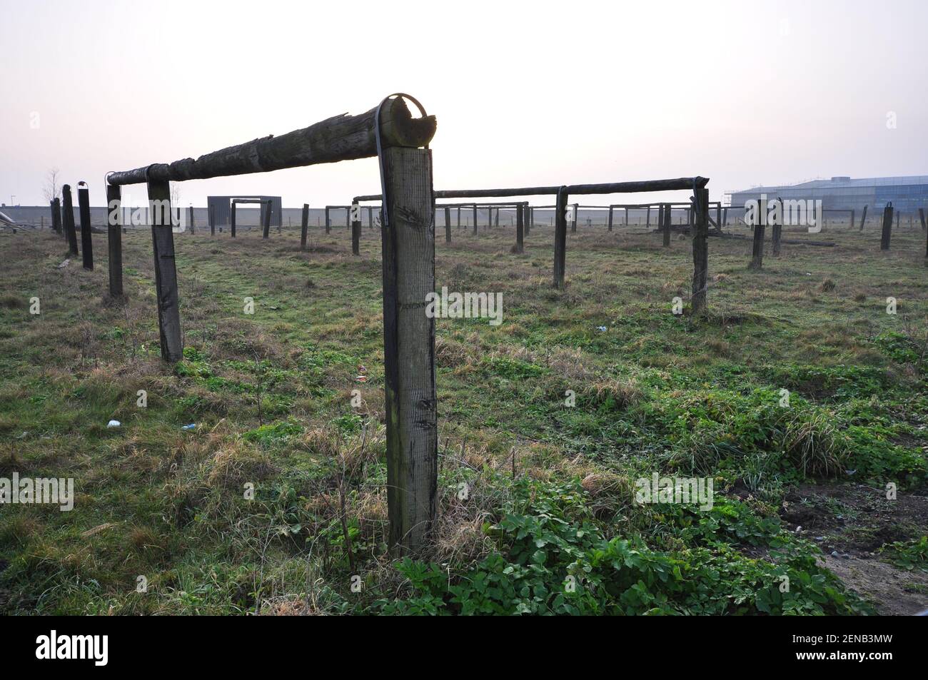 Scaffali dove le reti di aringhe sono state essiccate, su Denes, Lowestoft Suffolk, Inghilterra Regno Unito Foto Stock