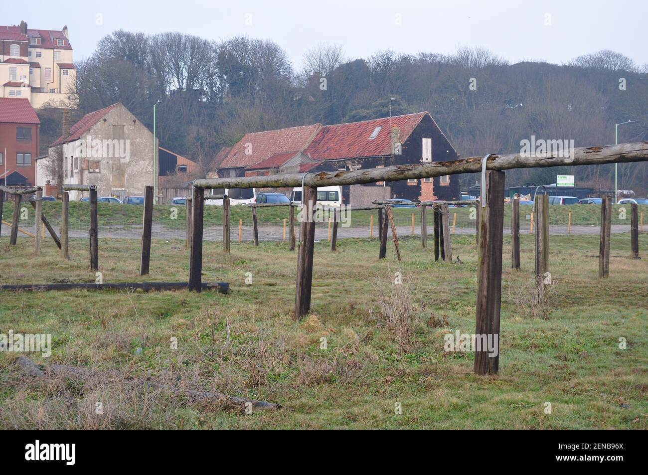 Scaffali dove le reti di aringhe sono state essiccate, su Denes, Lowestoft Suffolk, Inghilterra Regno Unito Foto Stock