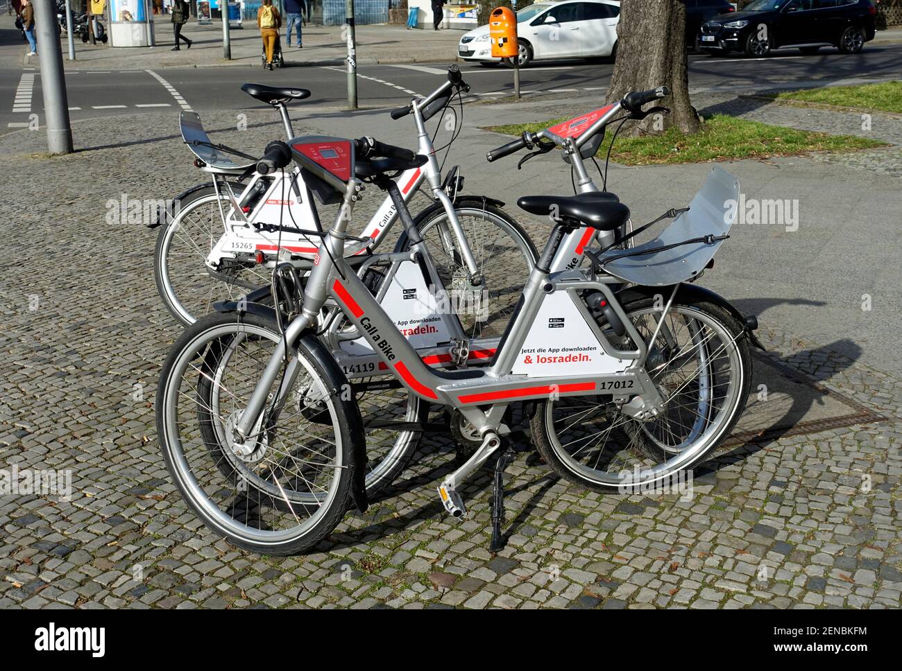 Chiama una bicicletta, Berlino, Germania Foto Stock