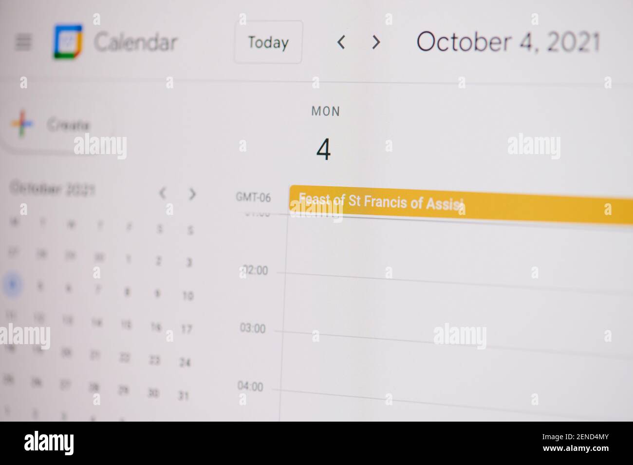 New york, USA - 17 febbraio 2021: 3Festa di San Francesco Assisi 4 ottobre su google calendario sullo schermo del portatile vista ravvicinata. Foto Stock