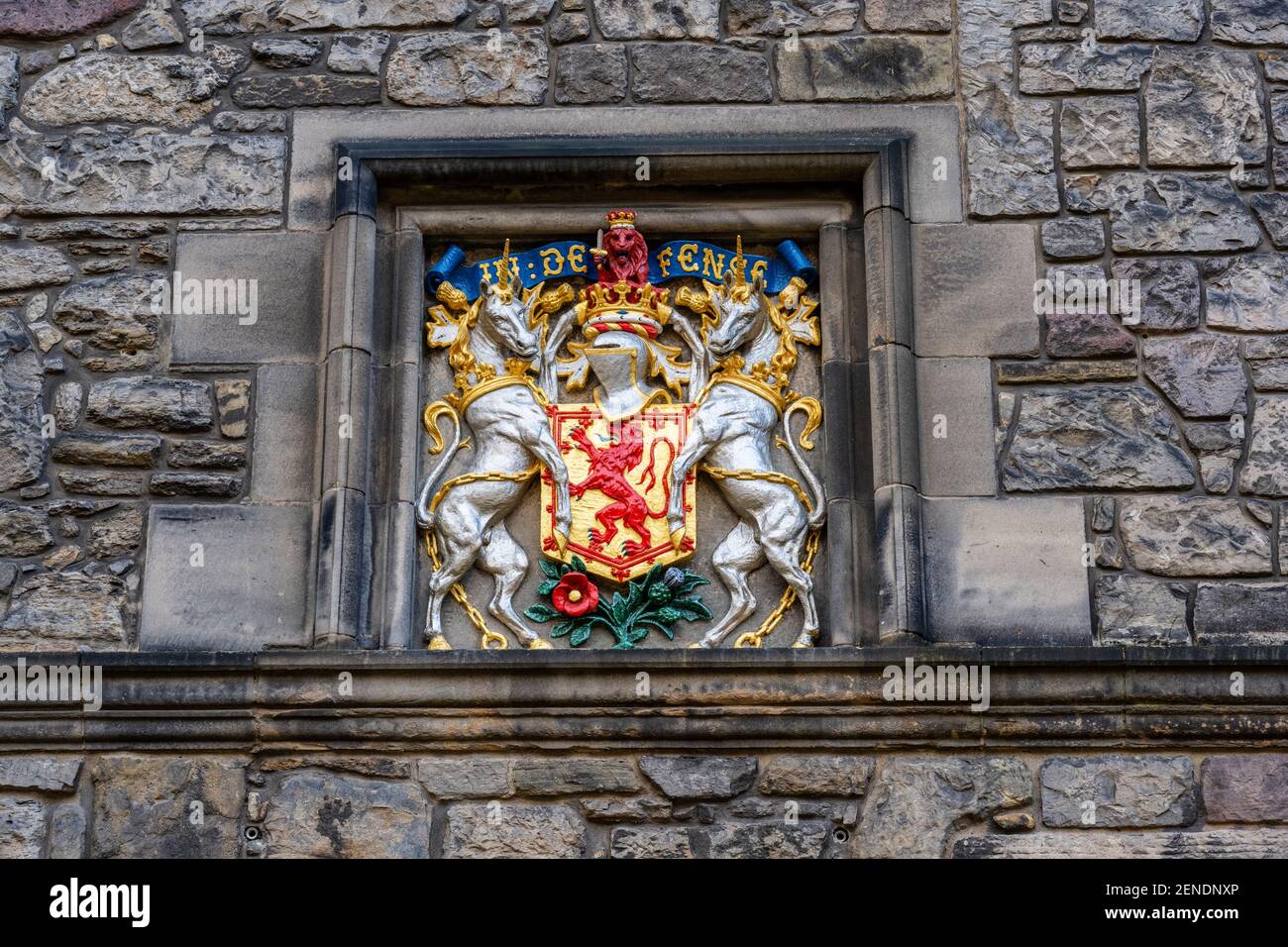 Stemma della Scozia sulla parete esterna della Great Hall al Castello di Edimburgo, Edimburgo, Scozia, Regno Unito Foto Stock