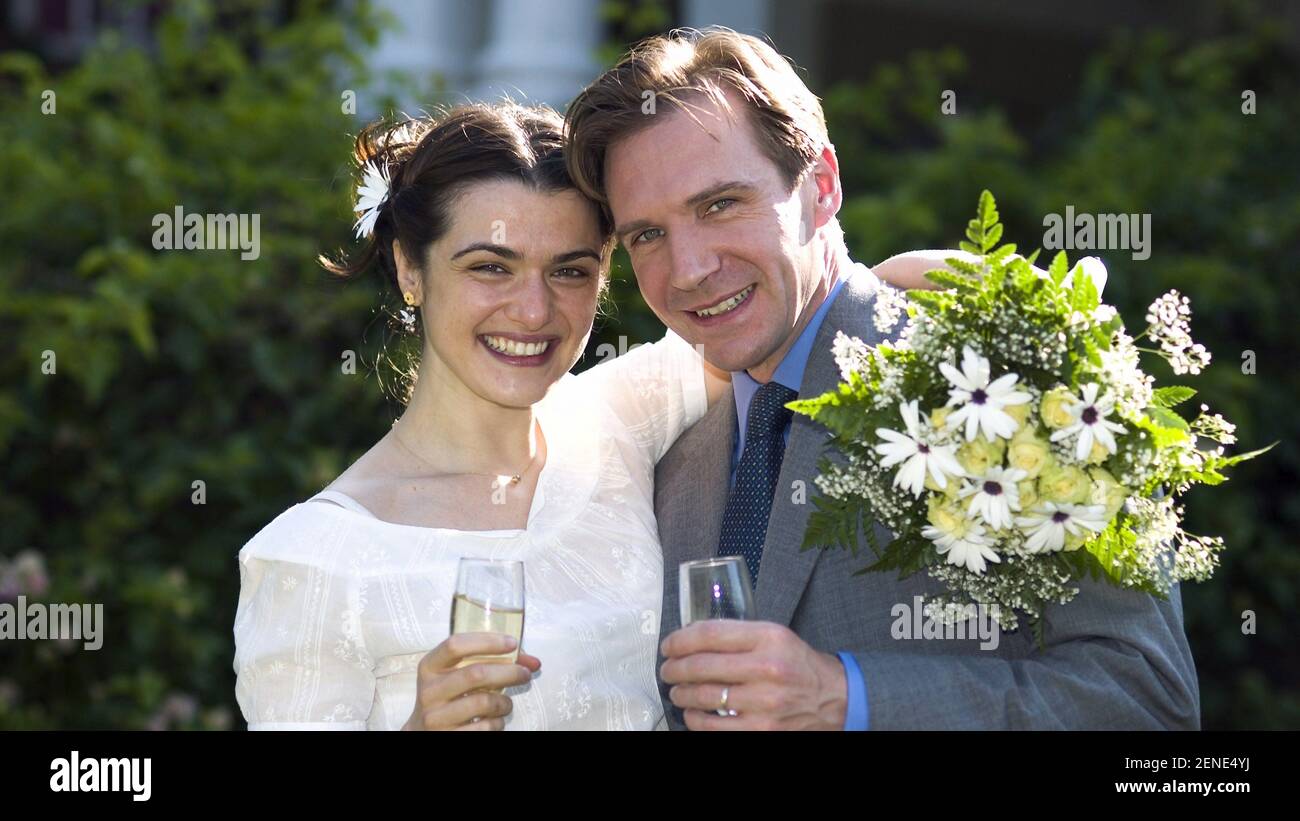 The Constant Gardener Year : 2005 Direttore del Regno Unito : Fernando Meirelles Rachel Weisz, Ralph Fiennes basato sul romanzo di John le Carré Foto Stock