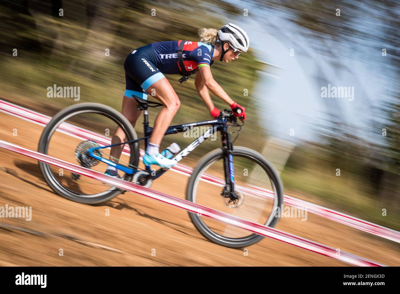 Jolanda Neff della Svizzera in azione durante la sessione di allenamento prima della gara di MTB a Banyoles, Spagna, 26 febbraio 2021. (Foto CTK/Jaroslav Svoboda Foto Stock