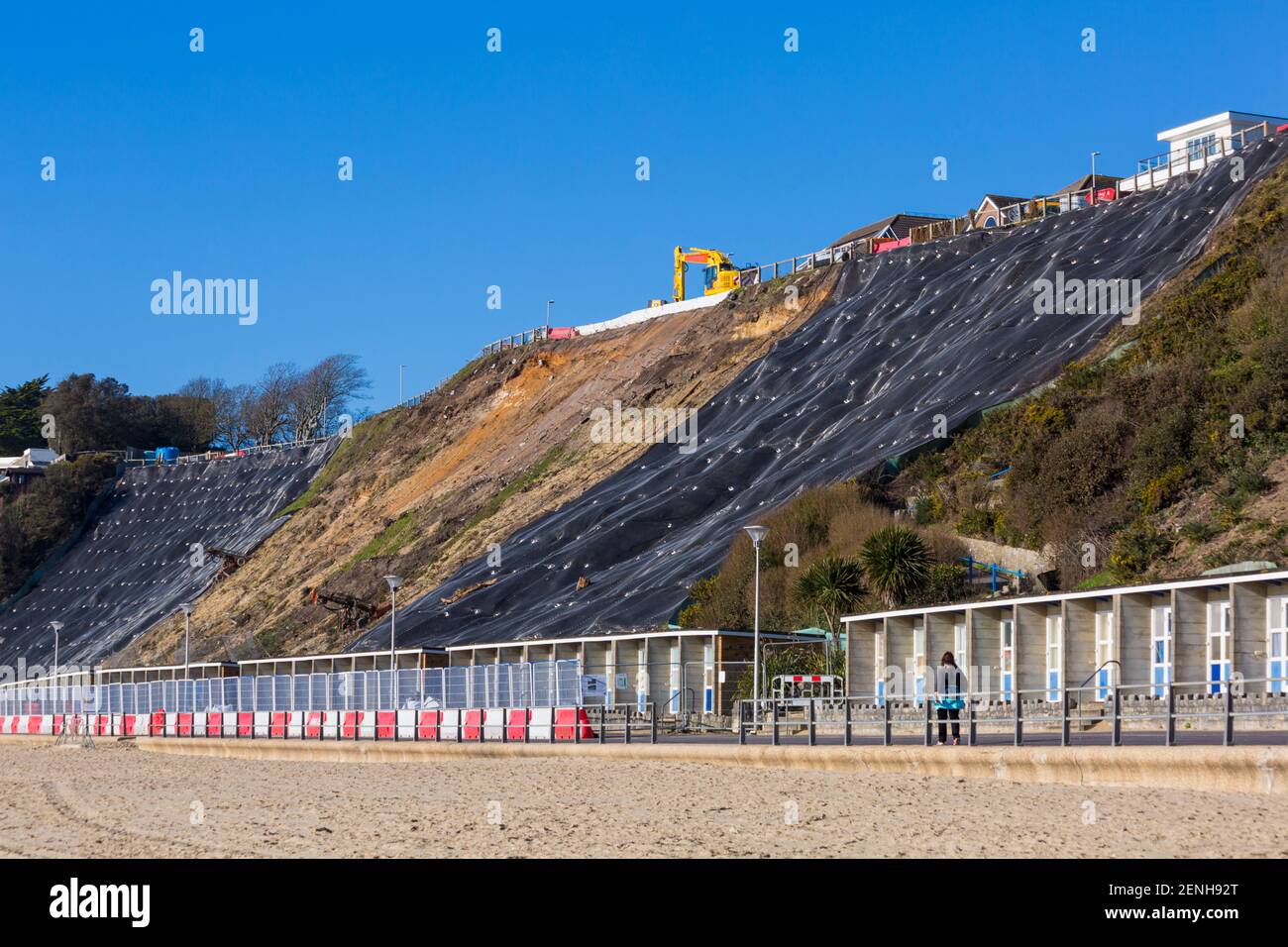 Lavori di stabilizzazione della scogliera in corso a Canford Cliffs, Poole, Dorset UK nel mese di febbraio Foto Stock