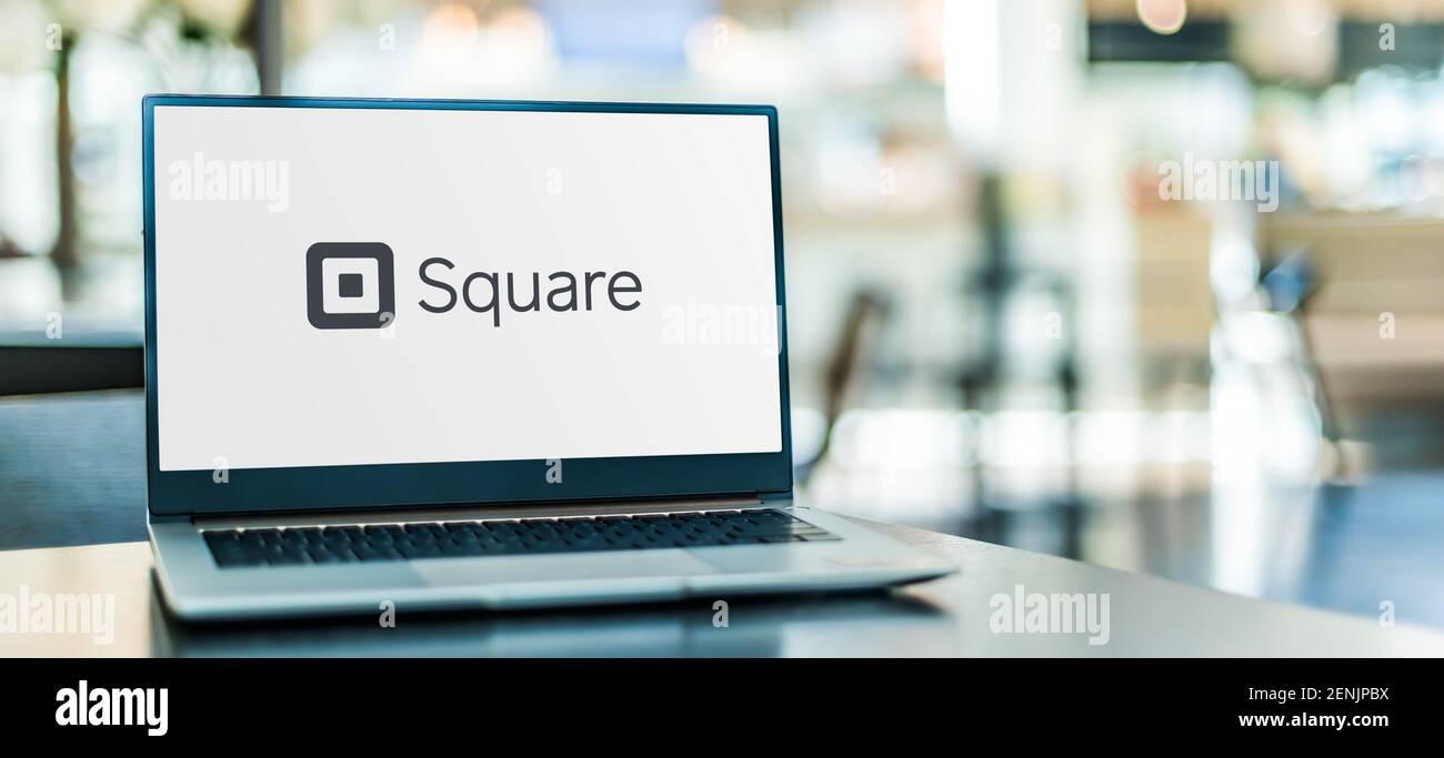 POZNAN, POL - 6 GENNAIO 2021: Computer portatile che visualizza il logo di Square, un aggregatore di servizi finanziari, di servizi commerciali, e società di pagamento mobile b Foto Stock