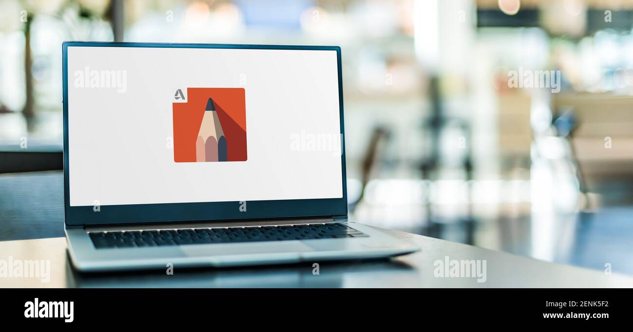 POZNAN, POL - 6 GENNAIO 2021: Computer portatile con logo di SketchBook, un'applicazione software di grafica raster destinata al disegno espressivo e c Foto Stock