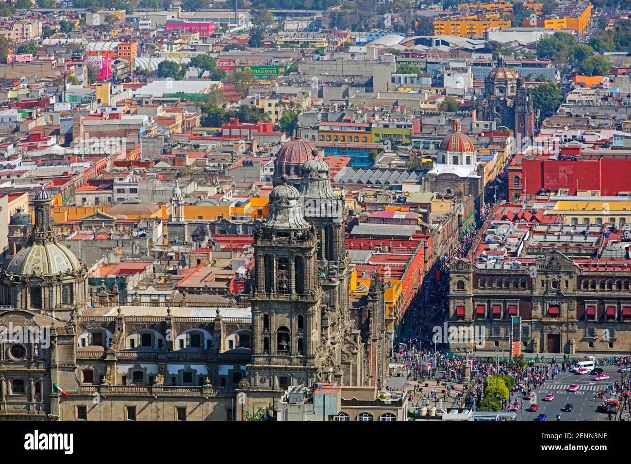 Vista aerea sulla Cattedrale Metropolitana di Città del Messico / Catedral Metropolitana E Plaza de la Constitución / Plaza del Zócalo in Centro di Città del Messico Foto Stock
