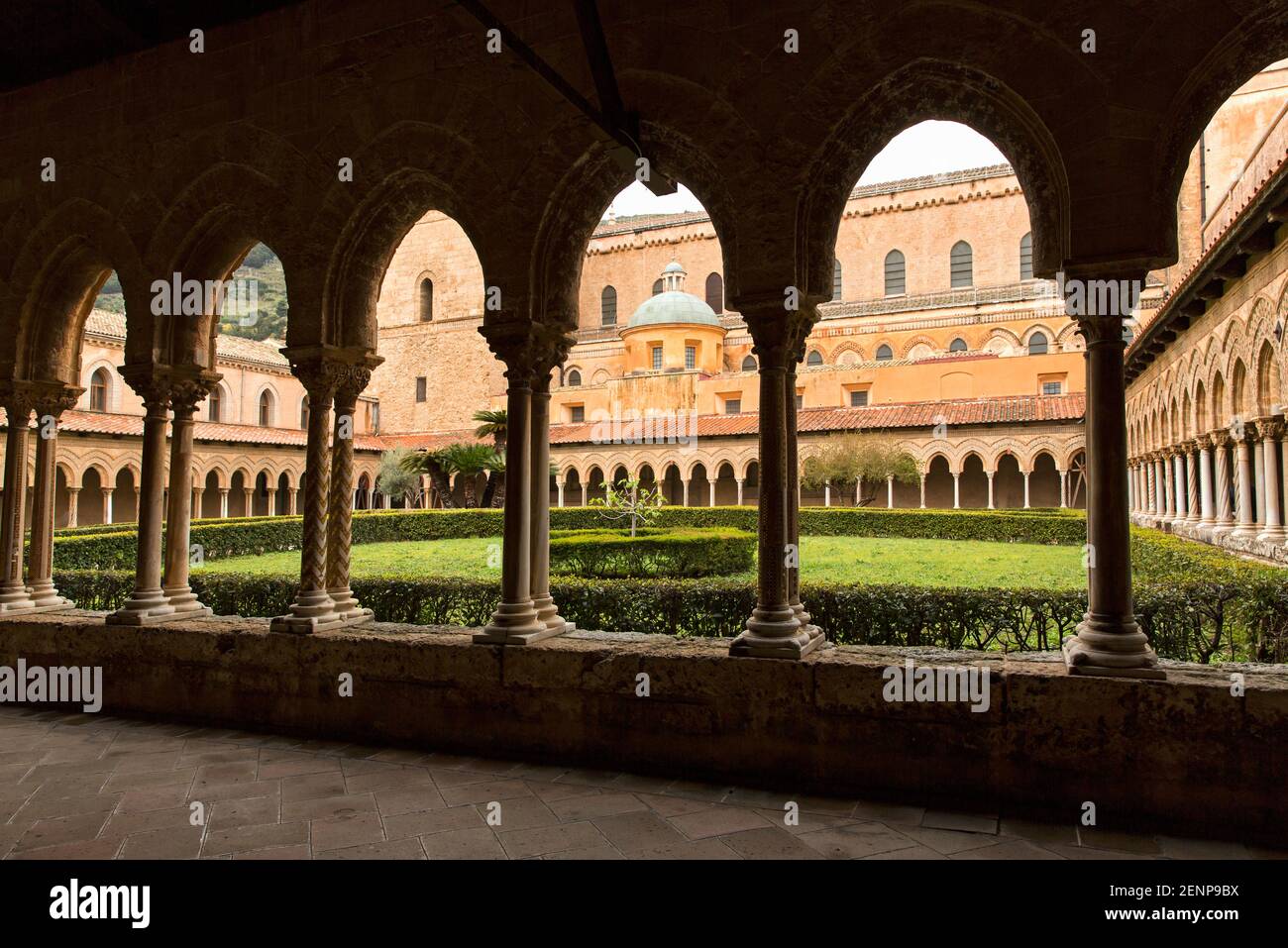 Italia, Sicilia, Monreale, Cattedrale di Monreale, il Chiostro Foto Stock