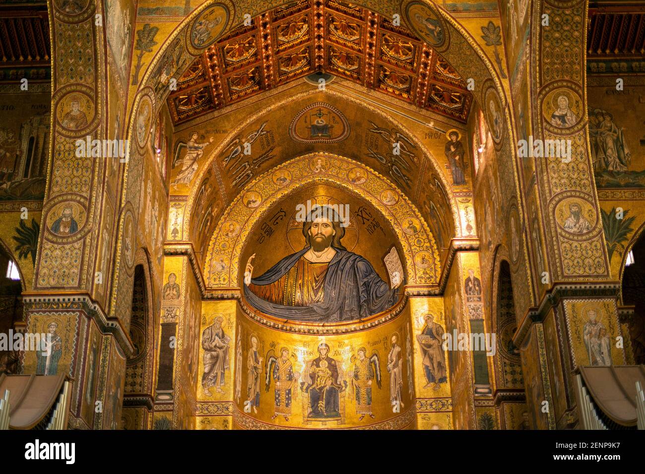Italia,Sicilia,Monreale, Cattedrale di Monreale, Cristo Pantocratore, costruito nel 1172 da Guglielmo II in stile arabo-normanno Foto Stock