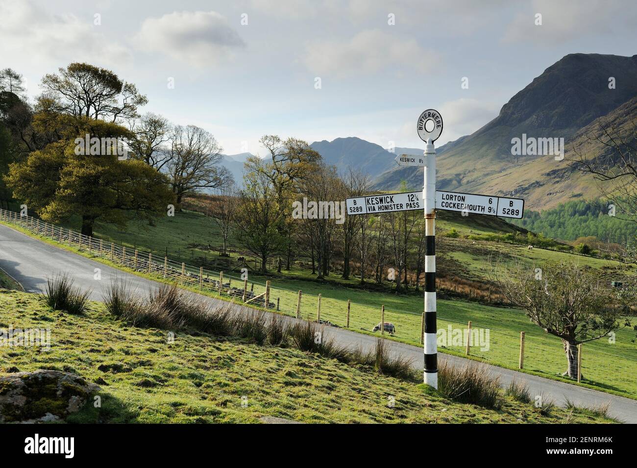 Un vecchio cartello a Buttermere, Lake District, UK. Foto Stock