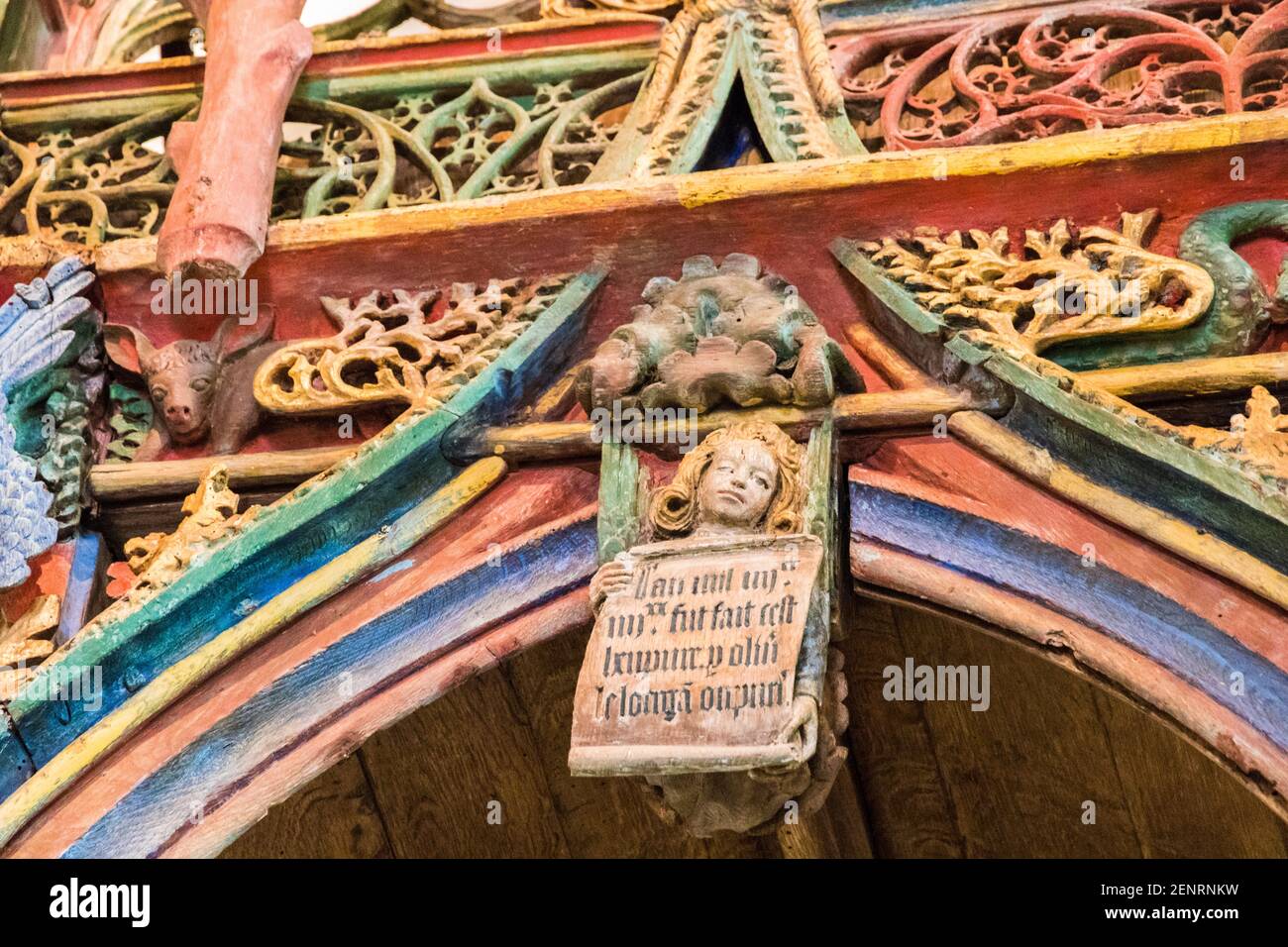 Le Faouet, Francia. Il famoso scolpiti rood schermo a La Chapelle Saint Fiacre, una cappella cattolica nella parte centrale della Bretagna (Bretagne) Foto Stock