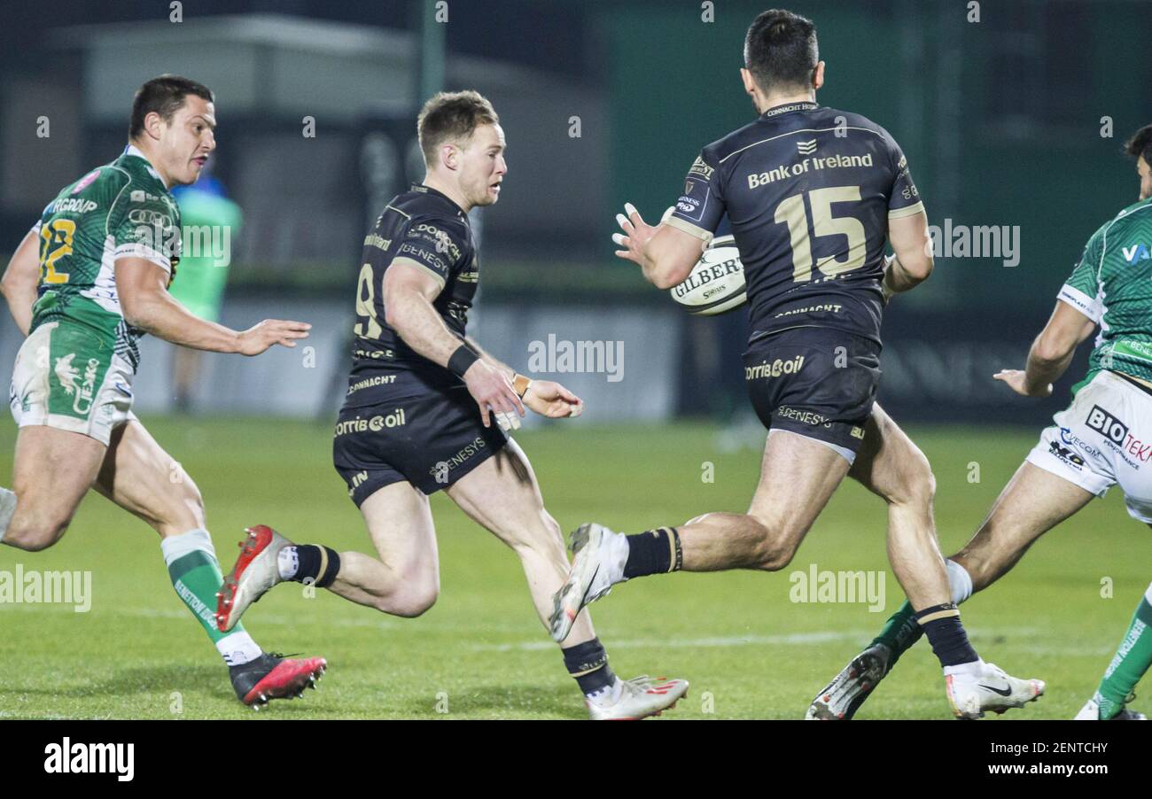 Treviso, Italia. 26 Feb 2021. Treviso, Italia, Stadio Monigo, 26 febbraio 2021, Kieran MARMION e Tiernan o'Halloran durante Benetton Treviso vs Connacht Rugby - Rugby Guinness Pro 14 Match Credit: Alfio Guarise/LPS/ZUMA Wire/Alamy Live News Foto Stock