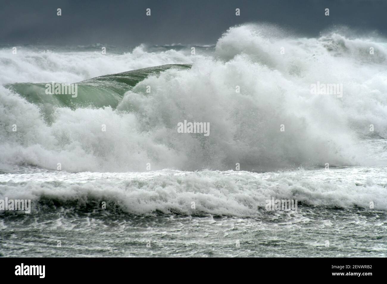 Tempesta onde in mare Foto Stock