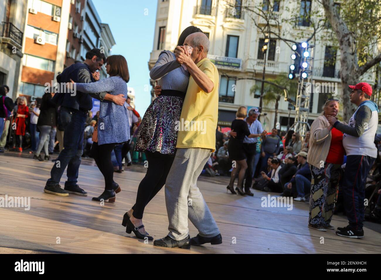 Ballerini amatoriali di tango visti durante il Montevideo Tango 2019. (Foto  di Mauricio Zina / SOPA Images/Sipa USA Foto stock - Alamy