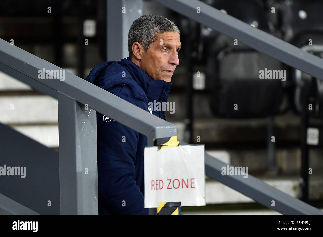 DERBY, INGHILTERRA. IL 26 FEBBRAIO, Chris Hughton, responsabile della Nottingham Forest, si è sfidato dopo il fischio finale durante la partita del campionato Sky Bet tra Derby County e Nottingham Forest al Pride Park, Derby venerdì 26 febbraio 2021. (Credit: Jon Hobley | MI News) Credit: MI News & Sport /Alamy Live News Foto Stock