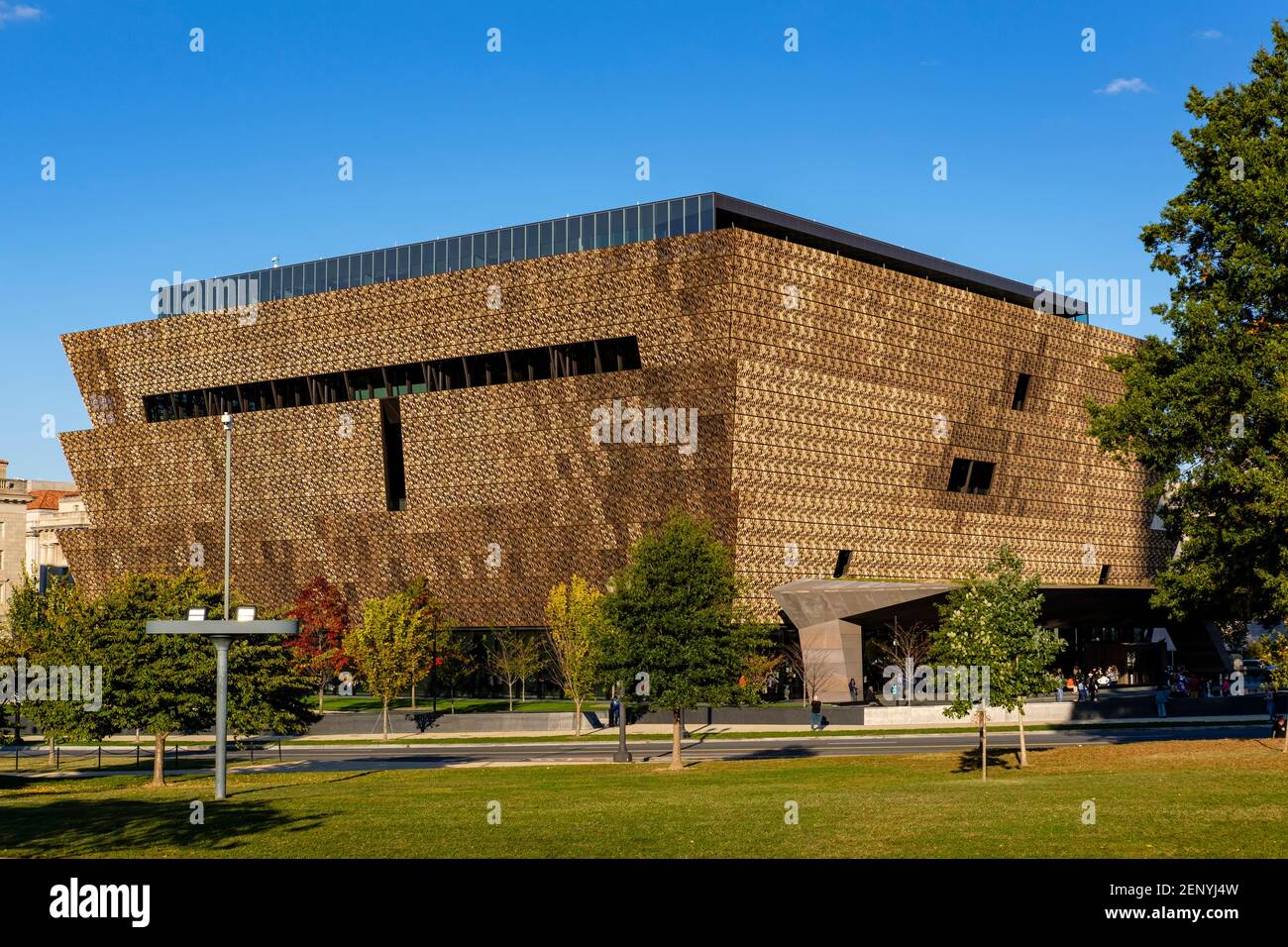L'esterno dello Smithsonian Museum of African American History and Culture, Washington, D.C., USA. Foto Stock