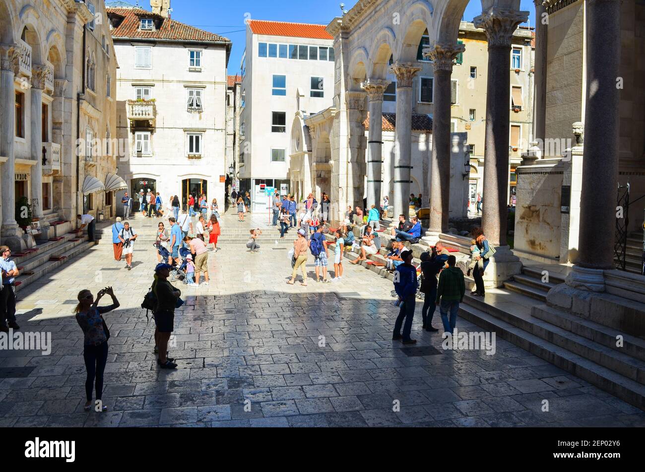 Palazzo di Diocleziano a Spalato, Croazia, visto durante il tour in bicicletta nella regione dell'isola dalmata della Croazia. Foto Stock