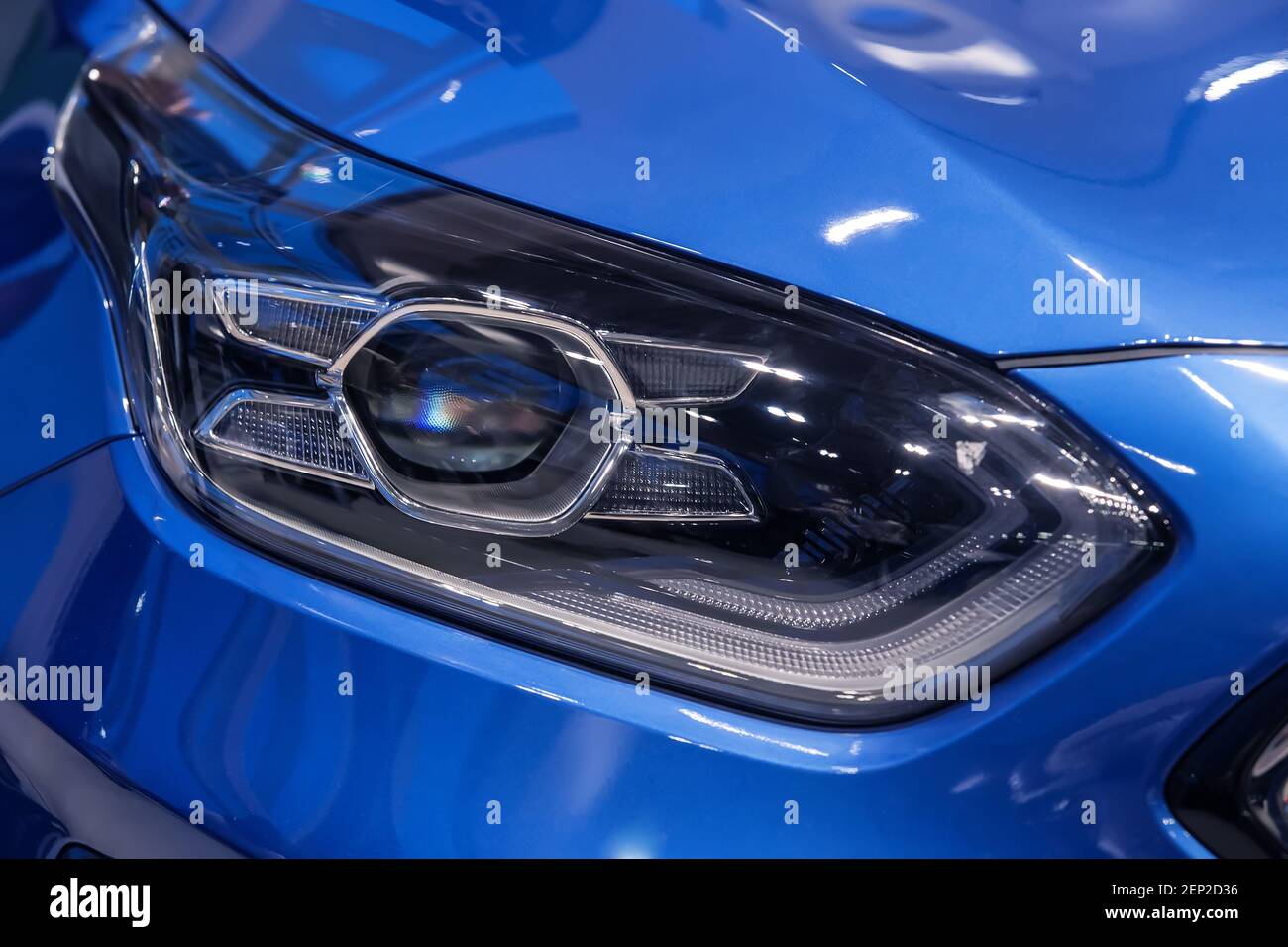 Il faro di moderne auto di prestigio closeup Foto Stock