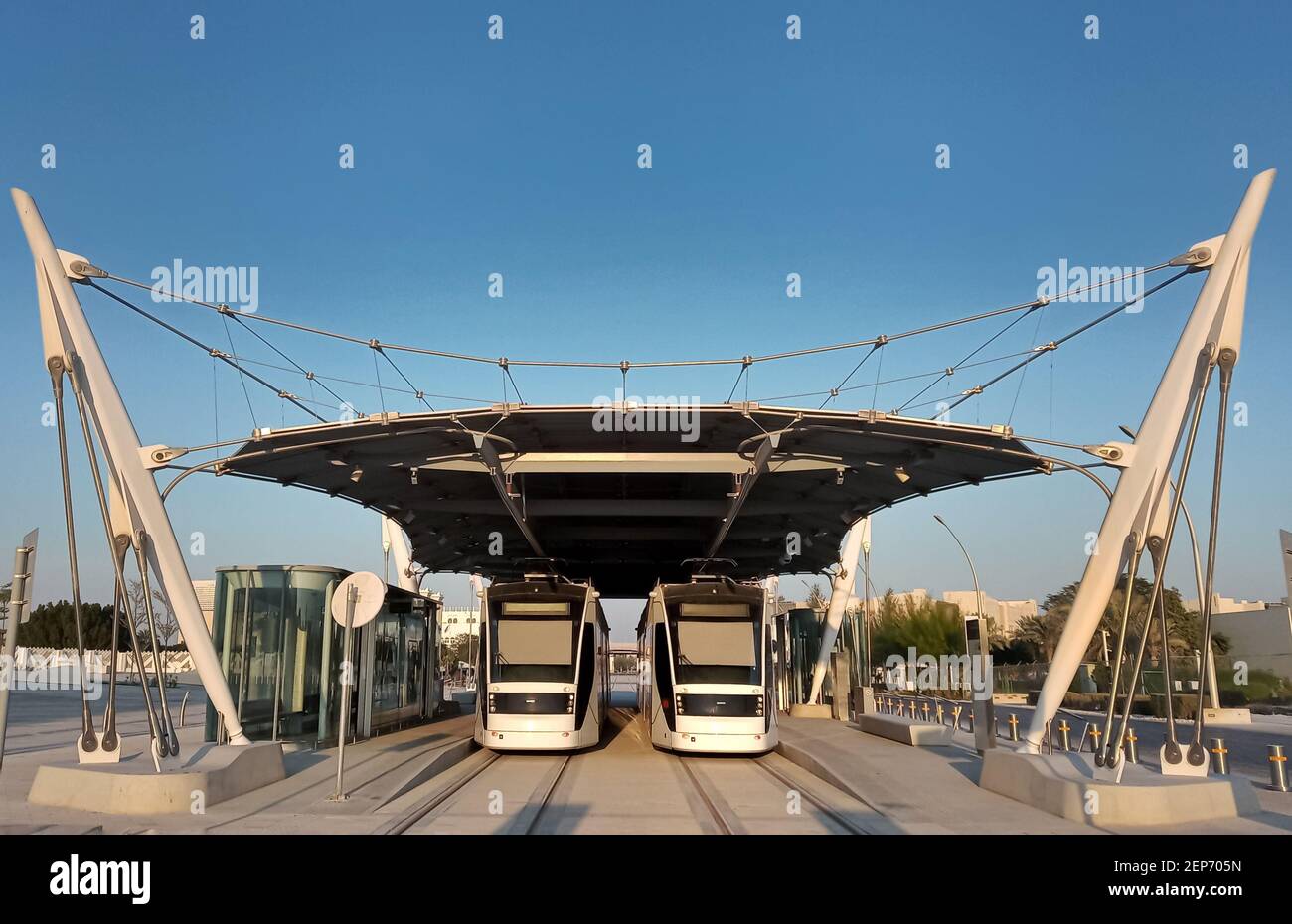 Una vista del tram della città dell'istruzione a Doha, Qatar Foto Stock