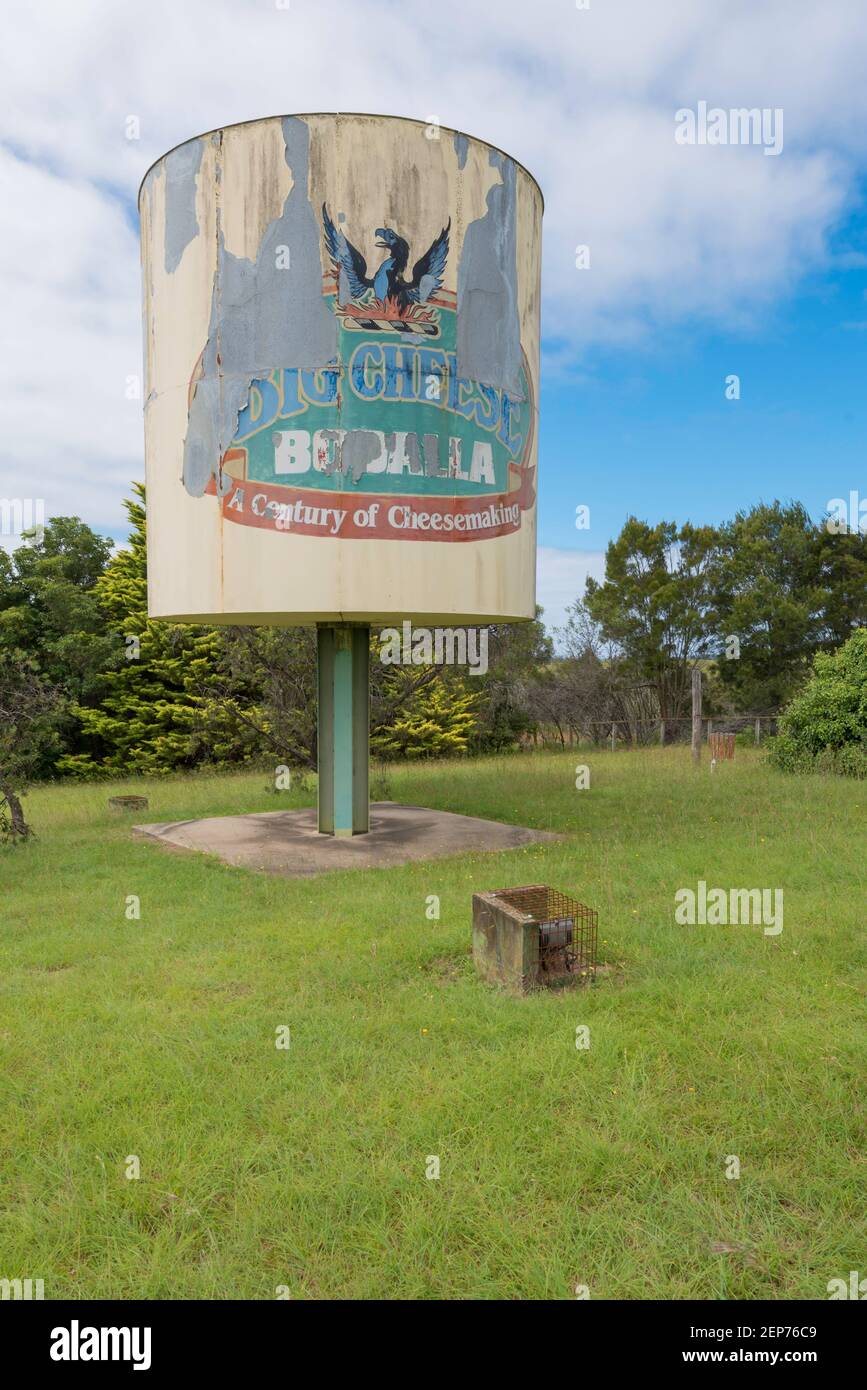 Uno dei famosi Big Things australiani, l'ora faticosi Big Cheese nel nuovo Galles del Sud, cittadina costiera meridionale di Bodalla. Foto Stock