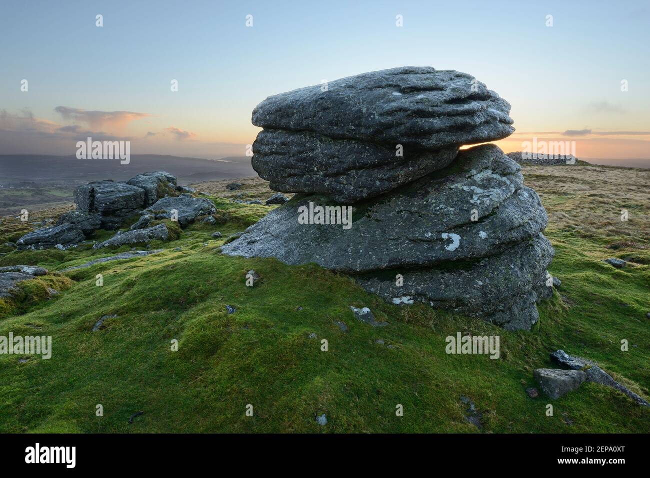 Una distintiva pila di rocce a Rippon Tor, Dartmoor, Regno Unito. Foto Stock