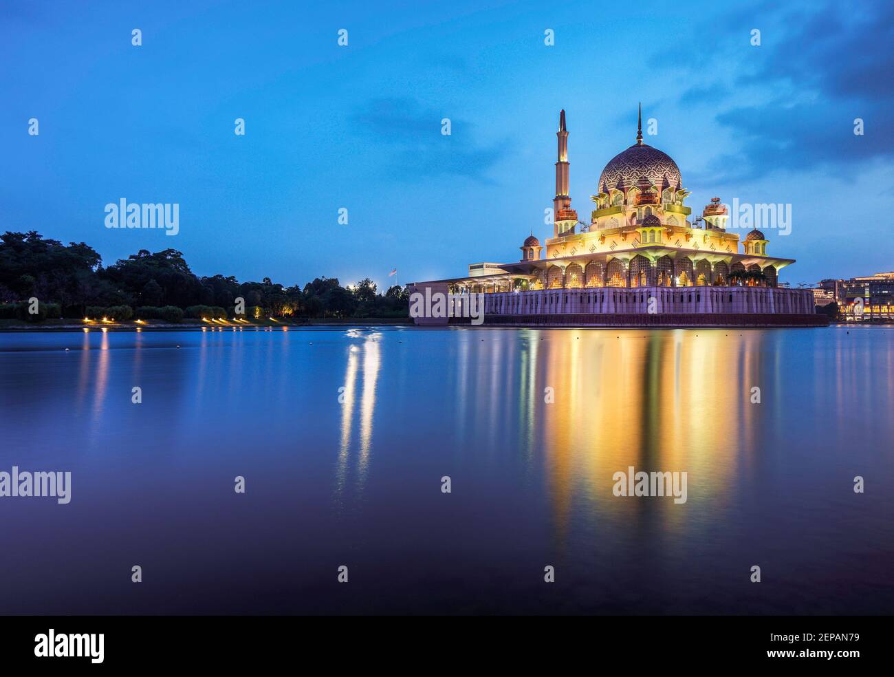 Il Putra moschea a Putrajaya in Malaysia. Foto Stock