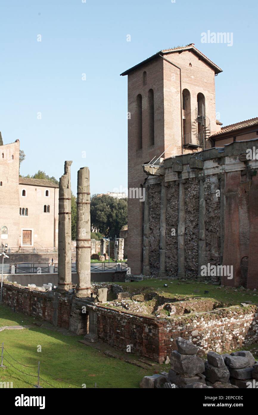 San Nicola a Carcere (San Nicola in carcere) Foto Stock