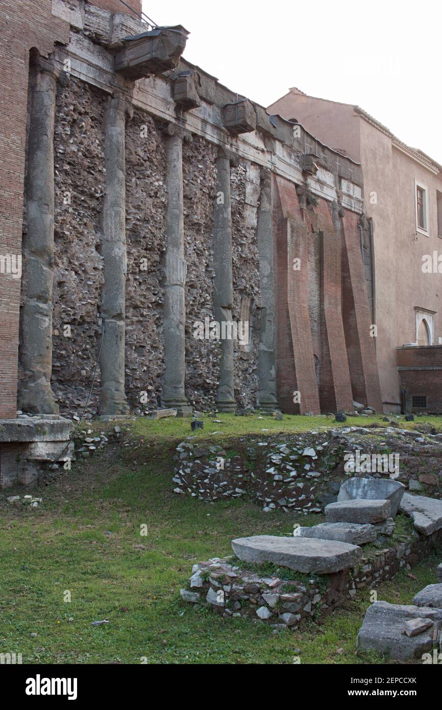 San Nicola a Carcere (San Nicola in carcere) Foto Stock