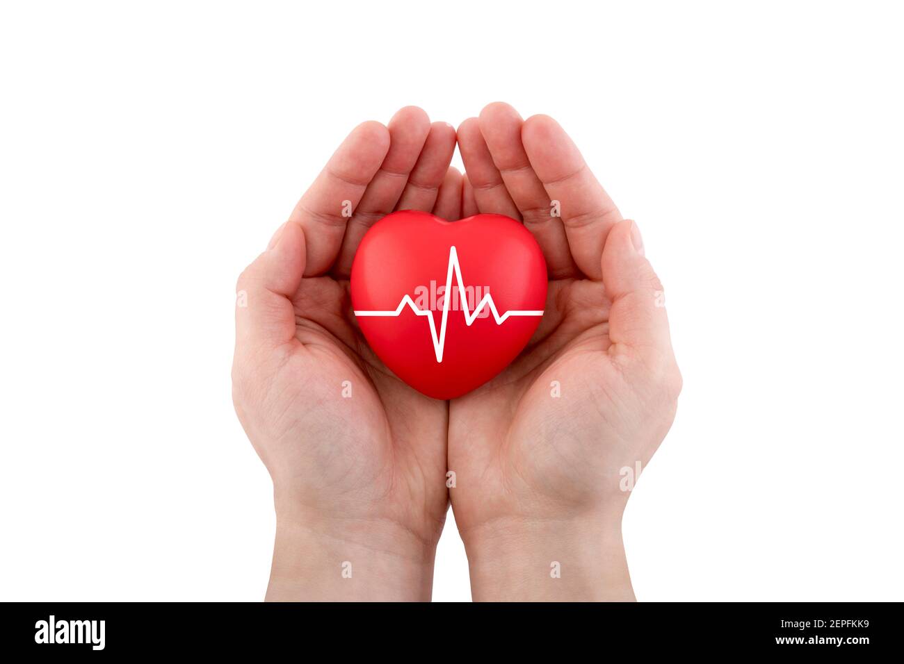 Cuore rosso con polso in mano isolato su sfondo bianco con tracciato di ritaglio Foto Stock